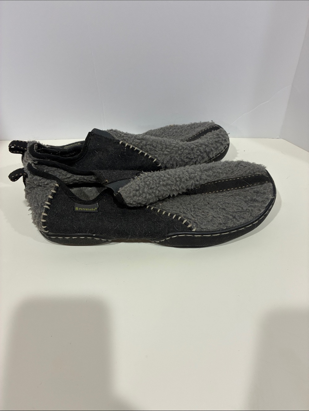Merrell Kids Gray Fleece Slip-On Slippers